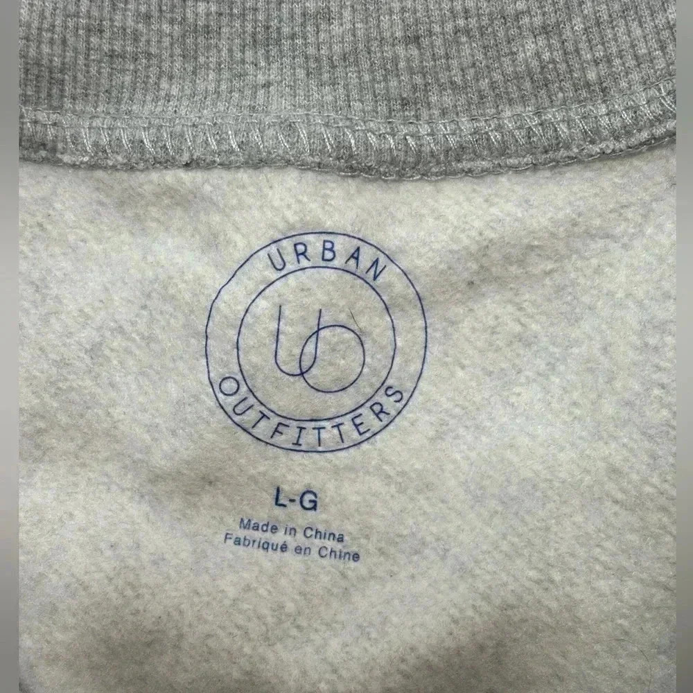 Urban Outfitters Large Cropped‎ Sweatshirt V Neck - Picture 4 of 4